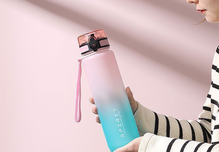 Large Capacity Sports Water Bottle | Portable & Heat Resistant