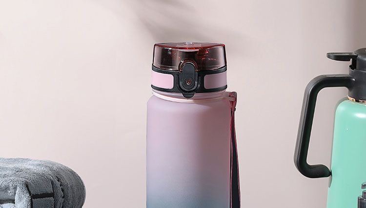 Large Capacity Sports Water Bottle | Portable & Heat Resistant