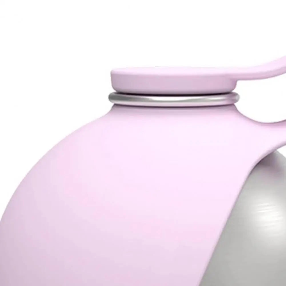 Botella de agua portátil para perros con dispensador integrado y cuenco plegable de silicona. Diseño a prueba de fugas, ideal para senderismo, viajes, y paseos