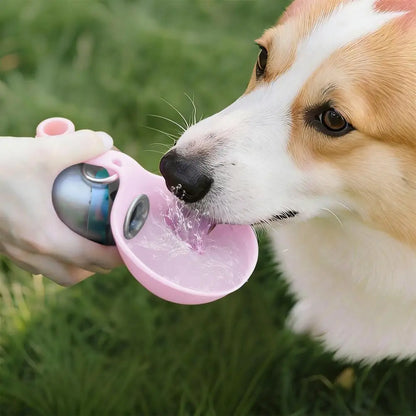 Botella de agua portátil para perros con dispensador integrado y cuenco plegable de silicona. Diseño a prueba de fugas, ideal para senderismo, viajes, y paseos