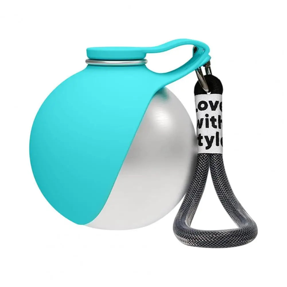 Botella de agua portátil para perros con dispensador integrado y cuenco plegable de silicona. Diseño a prueba de fugas, ideal para senderismo, viajes, y paseos